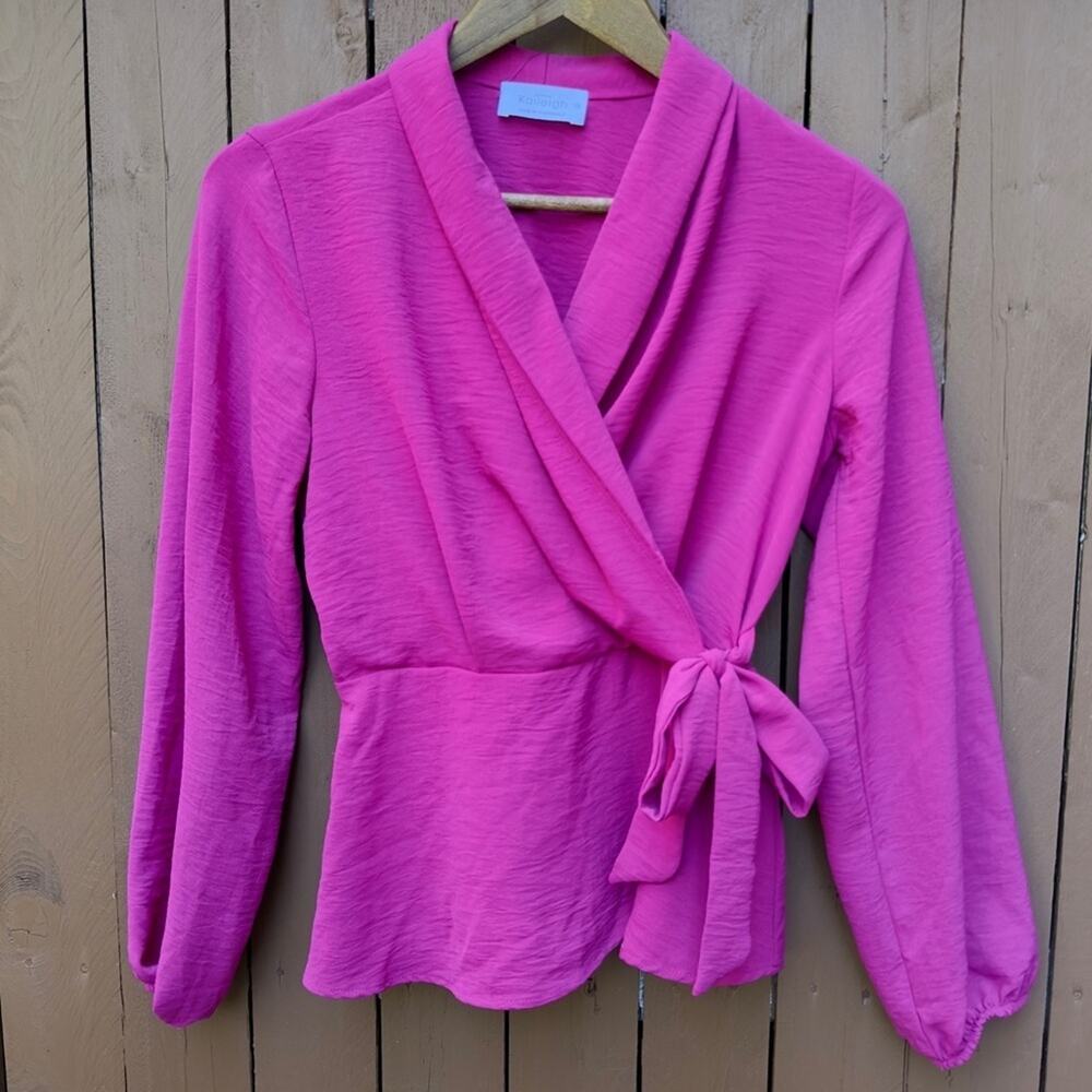 Kaileigh | NWOT Size XS Magenta Top with tie in front